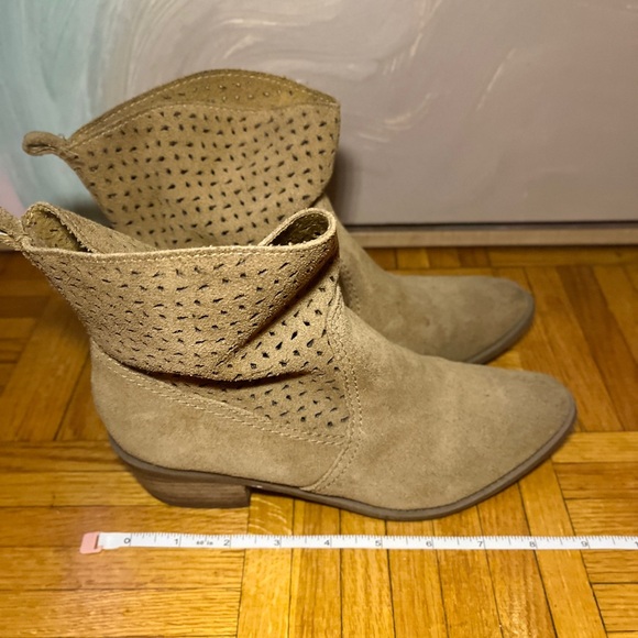 American Eagle Women’s size 6 Vintage Cowboy Boots - Picture 2 of 5